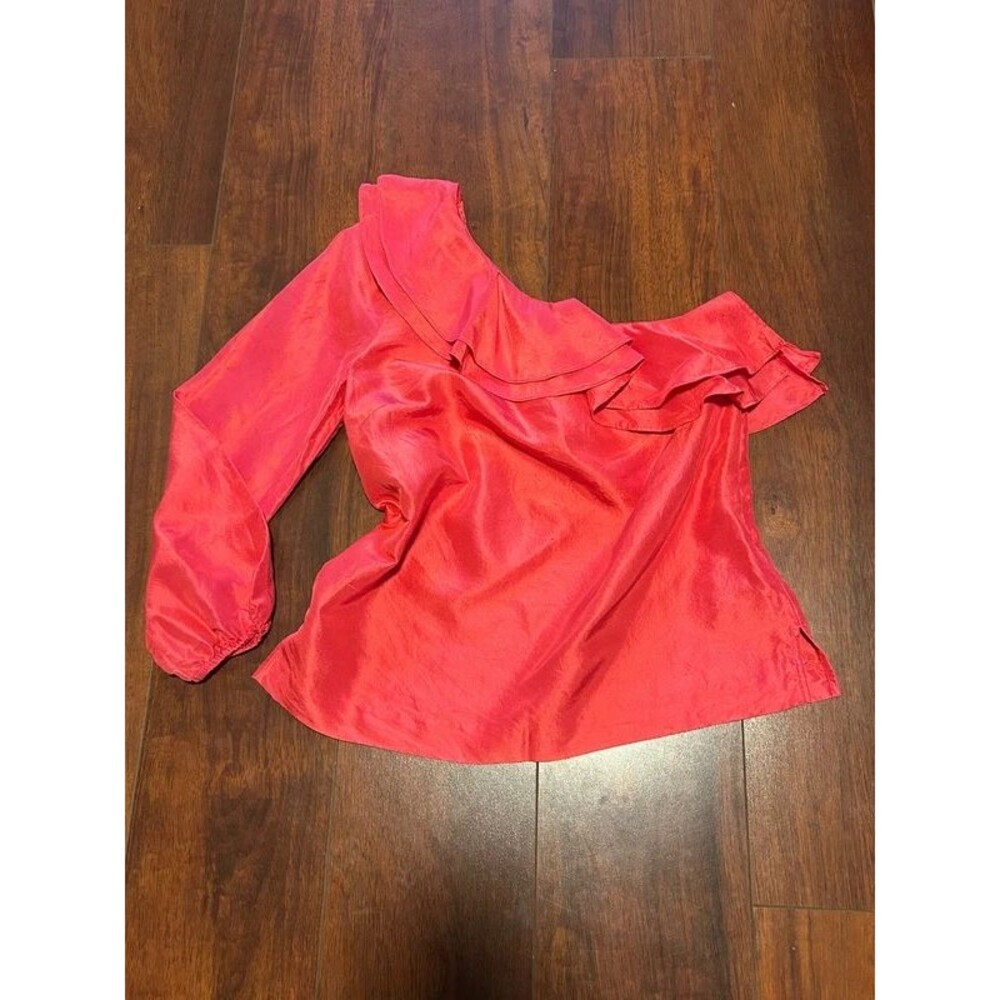 Asymmetrical blouse with ruffles 100% silk